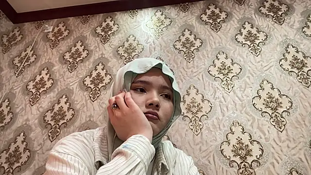 Katepleaurxo online show from February 19, 2026, 7:37 am