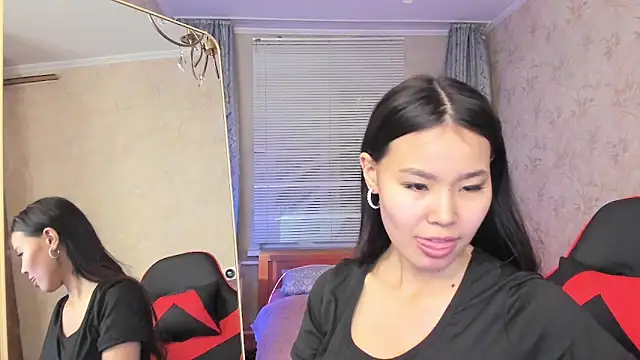 amiya cute online show from March 15, 2026, 3:18 pm