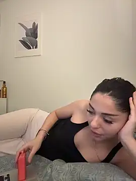 Snapshot of SilkyMira chatting on February 13, 2026, 6:15 pm SilkyMira online show from February 13, 2026, 6:15 pm