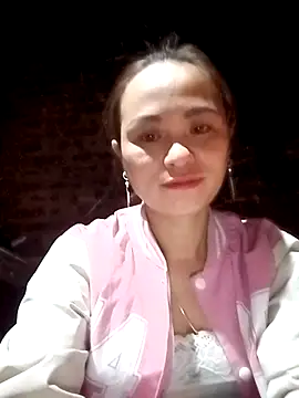 ngaytho004 online show from January 10, 2026, 9:52 pm