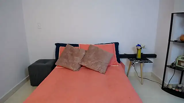 Snapshot of Parislennon chatting on February 7, 2026, 4:33 pm Parislennon online show from February 7, 2026, 4:33 pm