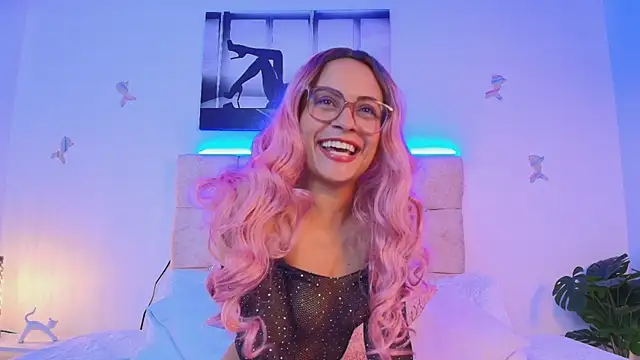 Snapshot of Parislennon chatting on April 8, 2026, 8:53 pm Parislennon online show from April 8, 2026, 8:53 pm