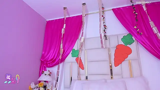 Silvanna-Casstro online show from April 8, 2026, 11:32 am