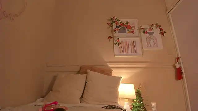  emily  st online show from December 19, 2025, 2:24 pm