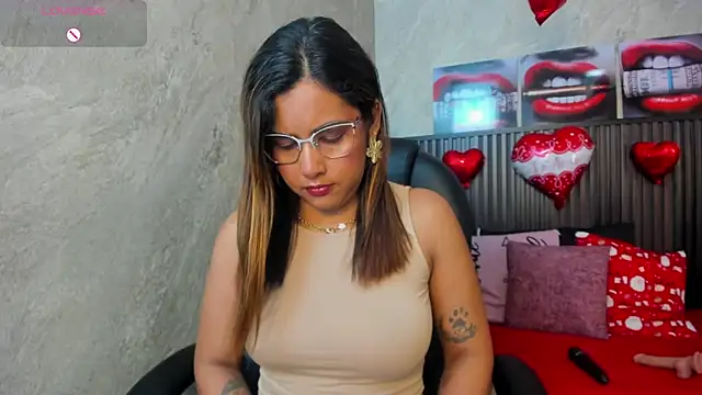 scarletbaker   online show from February 14, 2026, 1:19 pm