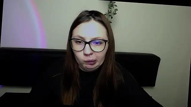 LiliaErmi online show from April 14, 2026, 6:19 am