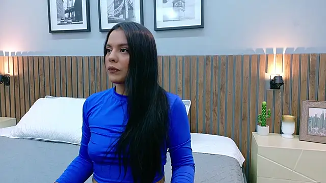 Mia Bellefort online show from February 2, 2026, 8:51 pm