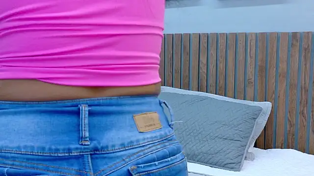 Mia Bellefort online show from February 20, 2026, 8:09 pm