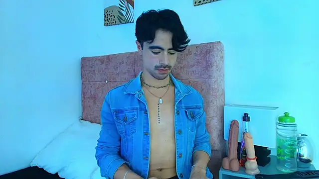 Ethan Briggs online show from January 14, 2026, 3:45 am