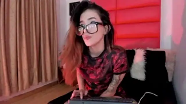 Snapshot of Oliviamonroex18 chatting on February 20, 2026, 9:04 pm Oliviamonroex18 online show from February 20, 2026, 9:04 pm