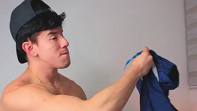 maxxcooper1 online show from January 13, 2026, 3:01 am