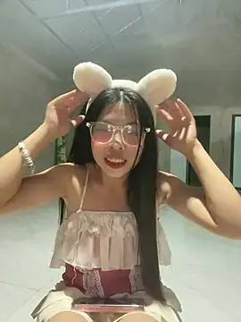 Snapshot of lux-su chatting on May 19, 2026, 1:22 am lux-su online show from May 19, 2026, 1:22 am