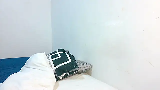 Sthefanyx2 online show from April 2, 2026, 1:03 am