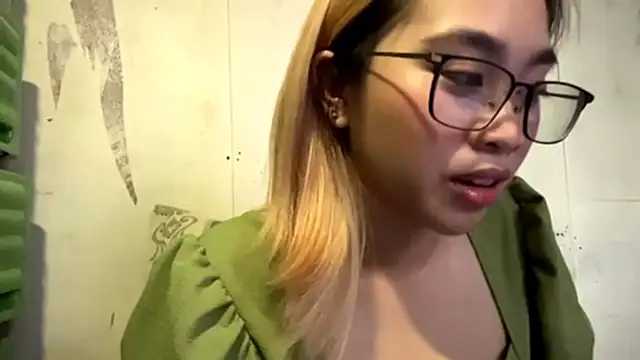 LenoraFrailey online show from December 20, 2025, 2:07 am