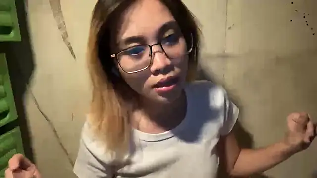 LenoraFrailey online show from January 11, 2026, 12:32 pm