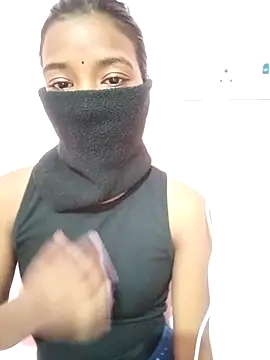 Shivani66 online show from December 14, 2025, 3:39 pm