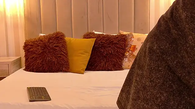 danielamilles online show from January 15, 2026, 1:37 pm