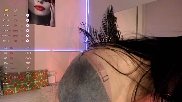 LexieBuxton online show from February 12, 2026, 5:52 pm