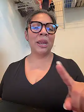 Snapshot of BettyWhispers chatting on February 15, 2026, 7:54 pm BettyWhispers online show from February 15, 2026, 7:54 pm