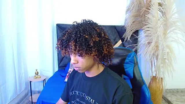 angelll18  online show from March 19, 2026, 8:35 pm