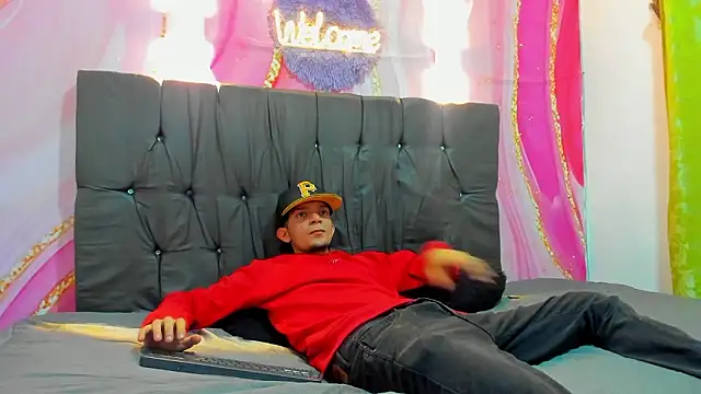 Straight Guy22 online show from January 16, 2026, 4:05 am