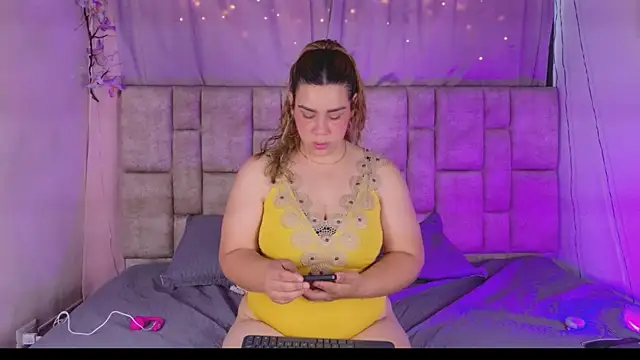 NanyMatrioska online show from June 5, 2026, 7:52 pm