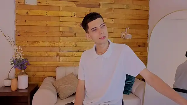 Snapshot of prettyboyy_13 chatting on January 15, 2026, 8:12 pm prettyboyy 13 online show from January 15, 2026, 8:12 pm