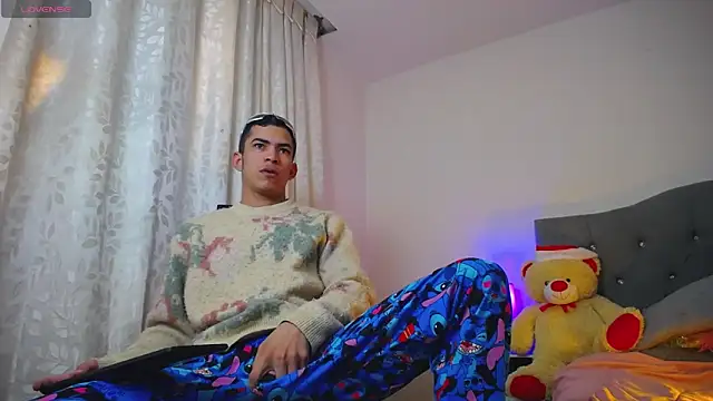 TOMBOYSEXX online show from December 16, 2025, 1:16 pm