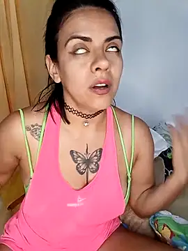 Snapshot of luluclark69 chatting on February 4, 2026, 1:22 am luluclark69 online show from February 4, 2026, 1:22 am