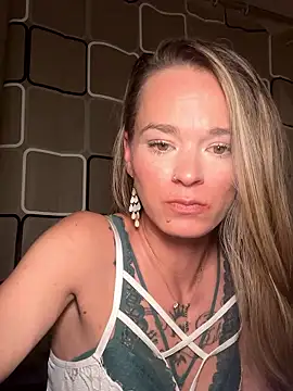 vinique99 online show from January 11, 2026, 6:02 pm