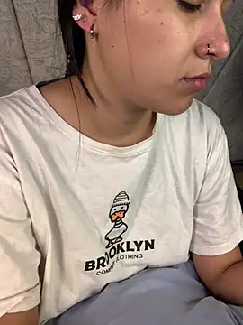 Val12777 online show from April 8, 2026, 12:05 pm