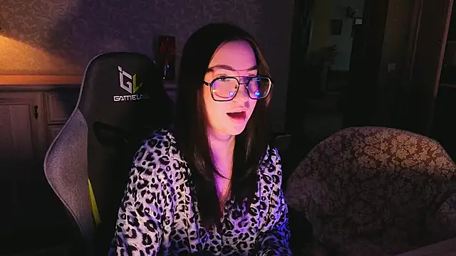 AnneAverry online show from February 11, 2026, 7:57 am