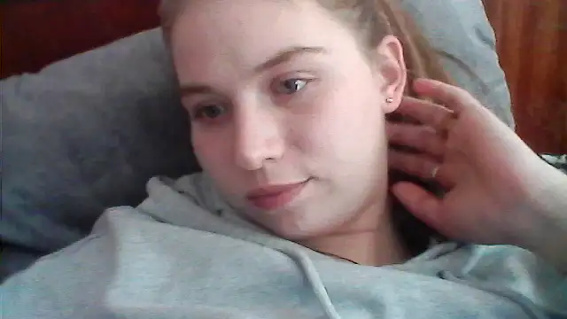 Snapshot of Karina-18 chatting on February 19, 2026, 12:56 pm Karina-18 online show from February 19, 2026, 12:56 pm