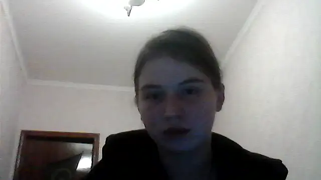 Snapshot of Karina-18 chatting on February 25, 2026, 9:24 pm Karina-18 online show from February 25, 2026, 9:24 pm