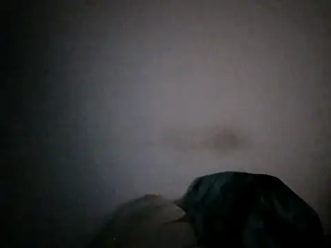 Snapshot of Mikki9233 chatting on December 14, 2025, 11:09 pm Mikki9233 online show from December 14, 2025, 11:09 pm