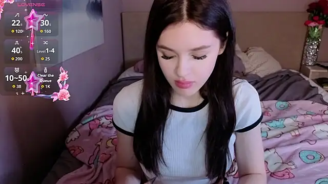 Snapshot of Holly__Bush chatting on February 23, 2026, 3:42 pm Holly Bush online show from February 23, 2026, 3:42 pm