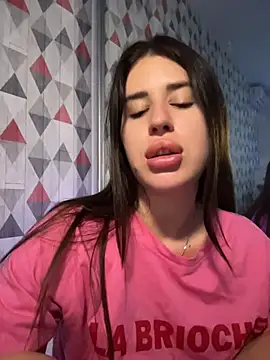 Lira Fayeee online show from June 8, 2026, 1:28 am