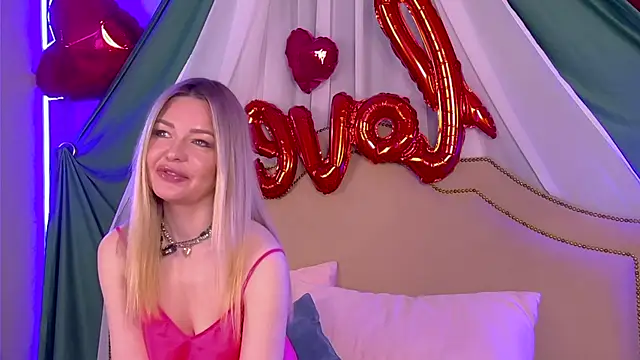 Snapshot of ToriCarter chatting on February 10, 2026, 4:55 pm ToriCarter online show from February 10, 2026, 4:55 pm