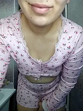 Snapshot of Emilyhomegirl1 chatting on February 13, 2026, 9:38 am Emilyhomegirl1 online show from February 13, 2026, 9:38 am