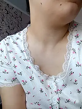 Snapshot of Emilyhomegirl1 chatting on February 25, 2026, 9:19 am Emilyhomegirl1 online show from February 25, 2026, 9:19 am