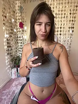 Snapshot of Yara-Lolii chatting on February 13, 2026, 12:56 pm Yara-Lolii online show from February 13, 2026, 12:56 pm