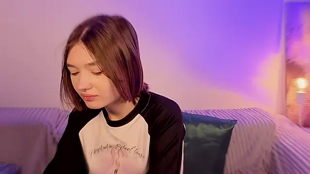 Leyla crsh online show from February 10, 2026, 5:11 am