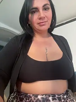 sophie-honey online show from February 9, 2026, 3:38 pm