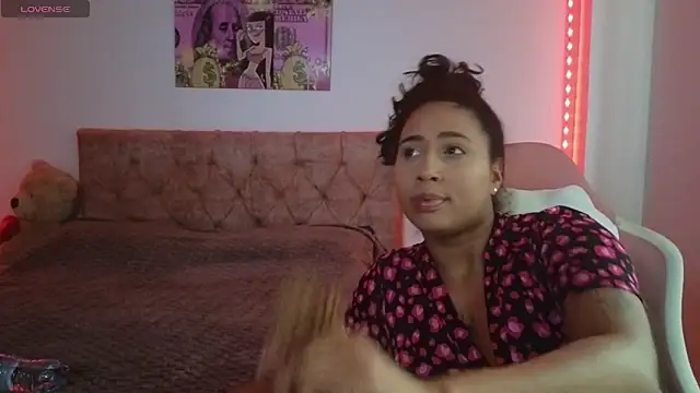 Snapshot of Valery__lovex chatting on February 9, 2026, 10:47 pm Valery lovex online show from February 9, 2026, 10:47 pm