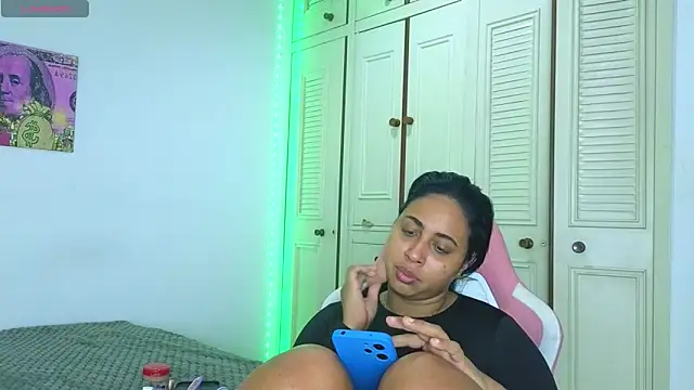 Snapshot of Valery__lovex chatting on February 21, 2026, 8:59 am Valery lovex online show from February 21, 2026, 8:59 am