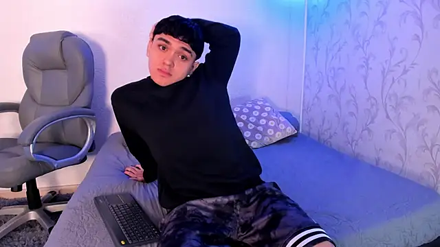  TaylorBlack online show from December 22, 2025, 11:29 am