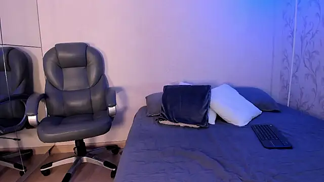  TaylorBlack online show from February 16, 2026, 11:39 am