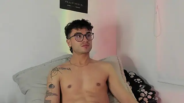 charlie dicker online show from January 7, 2026, 4:26 am