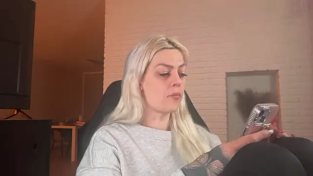 Melina Diamond online show from January 11, 2026, 12:26 am