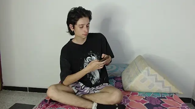 cirosky elchicopolla online show from February 6, 2026, 4:39 am